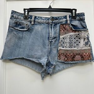 Bongo Jean short “festival” 11